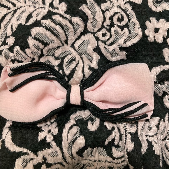 Fancy but comfy girls swing dress size 4. Black with Pink flowers. - Picture 3 of 8